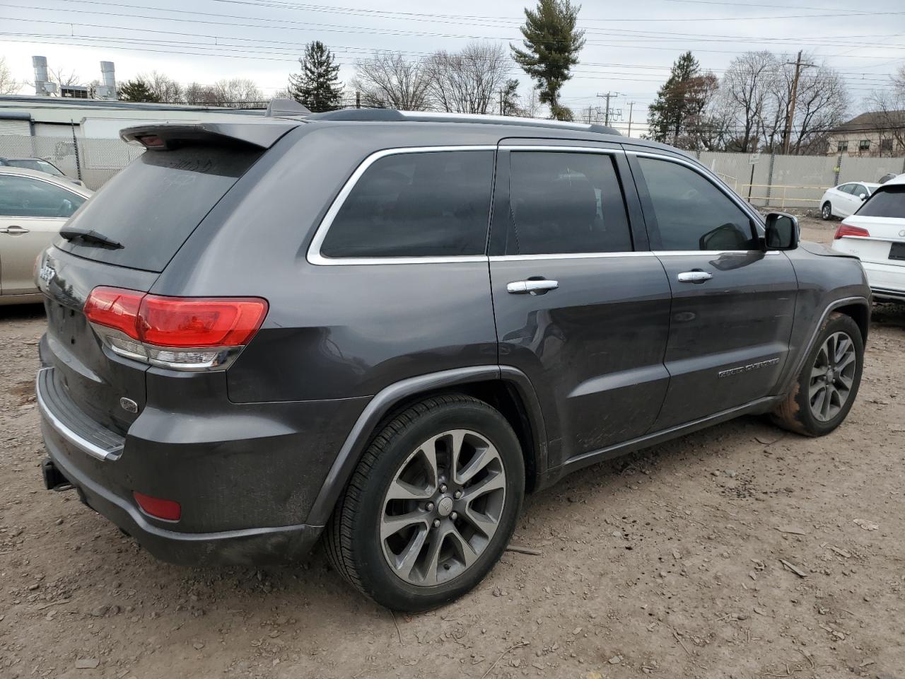 2017 Jeep Grand Cherokee - Image 3