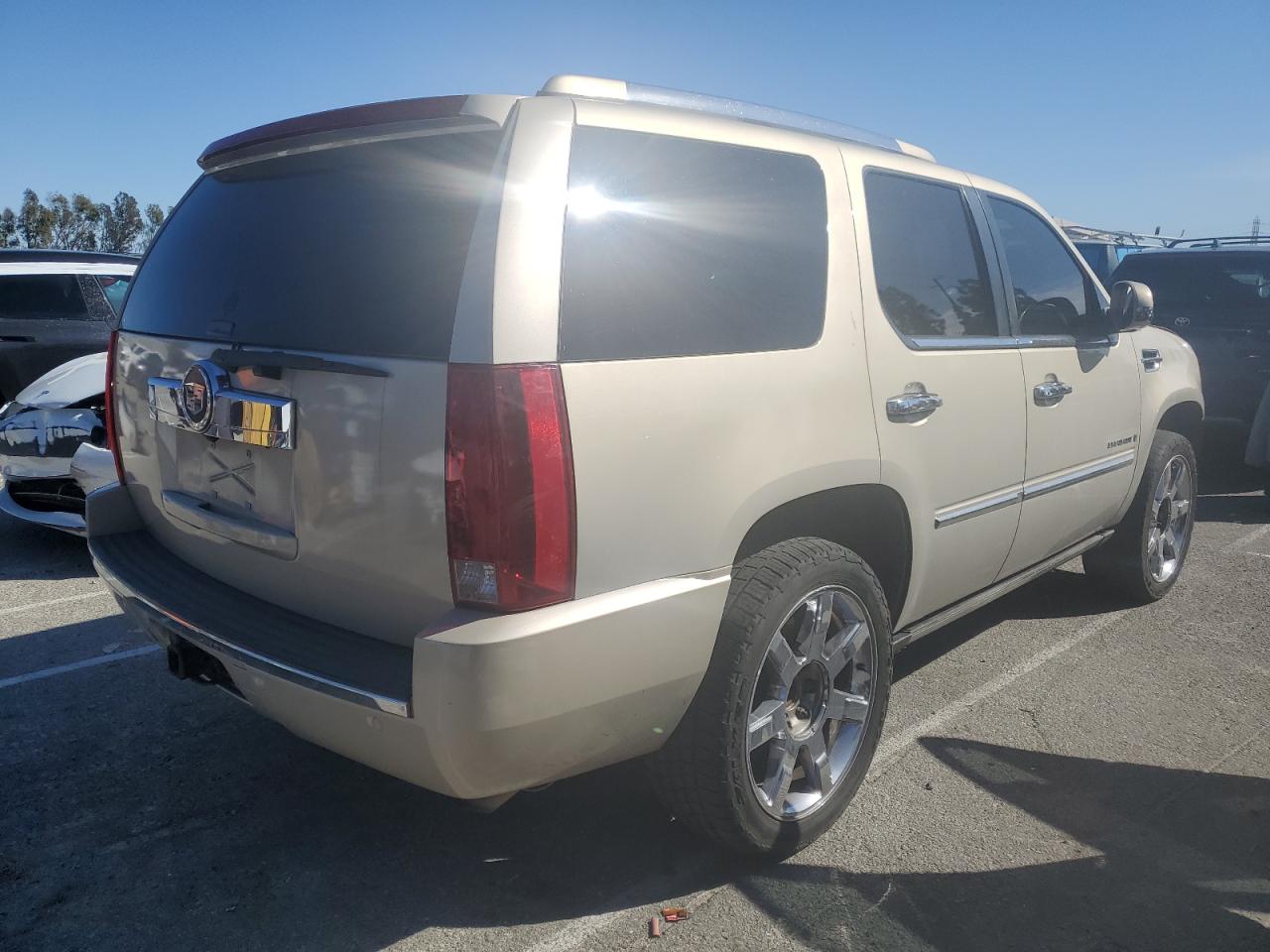 2007 Cadillac Escalade - Image 3