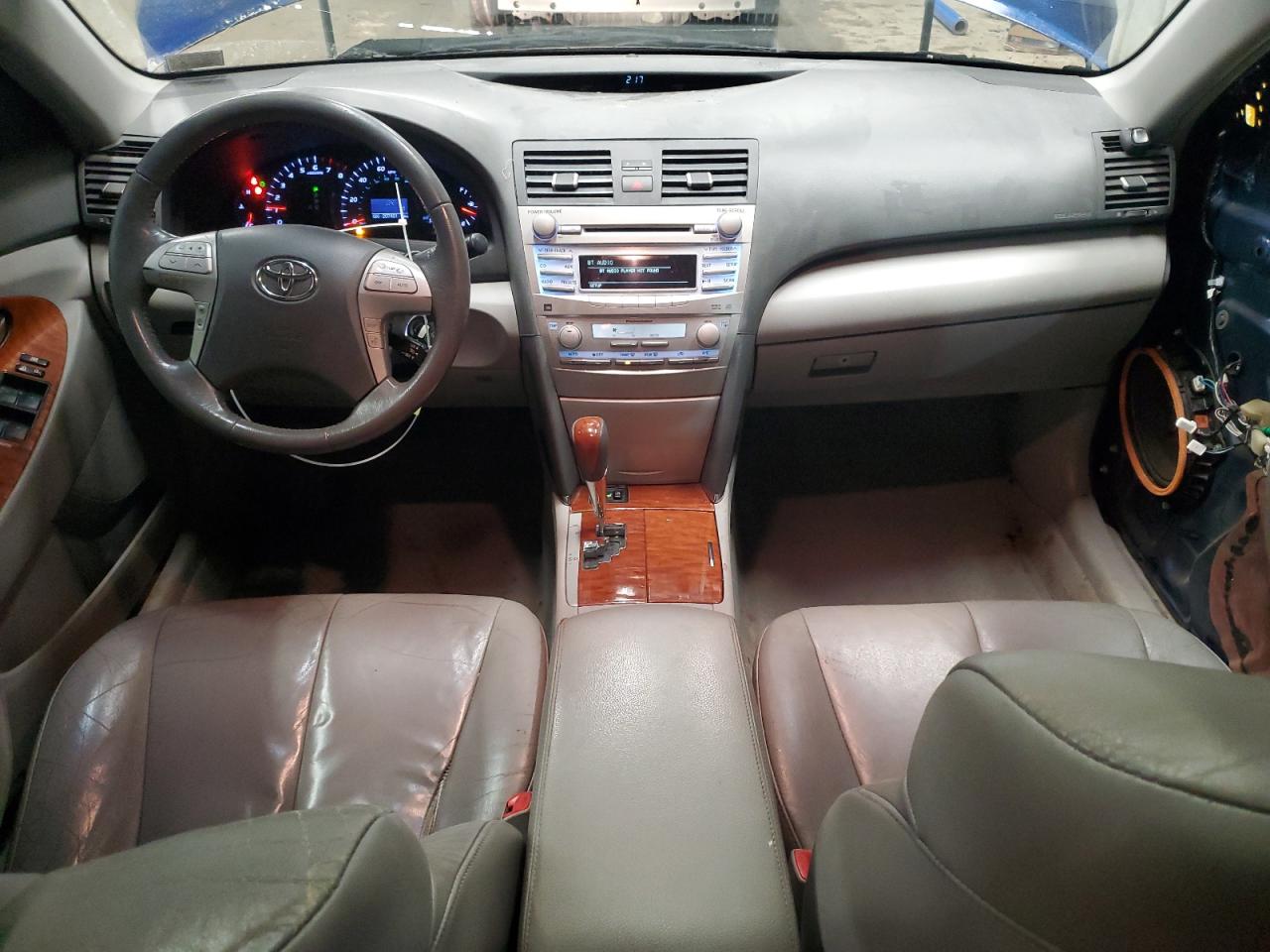 2011 Toyota Camry - Image 8