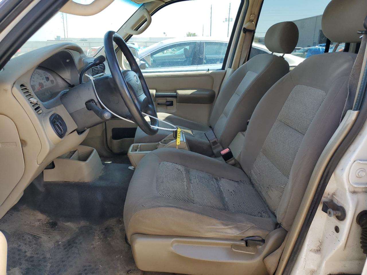 2004 Ford Explorer - Image 7