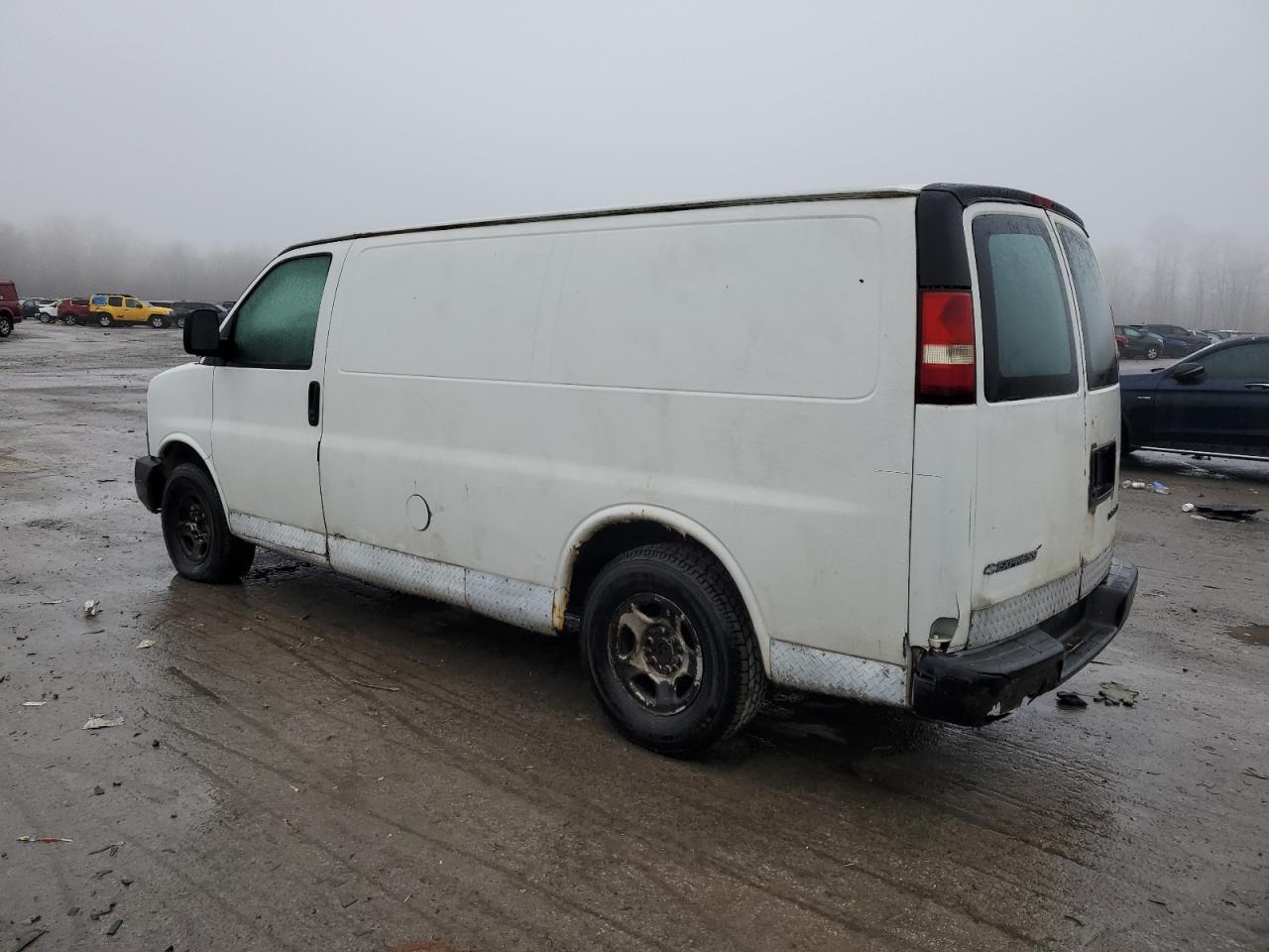 2004 Chevrolet Express - Image 2