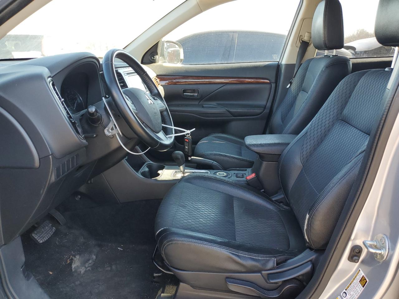 2015 Mitsubishi Outlander - Image 7