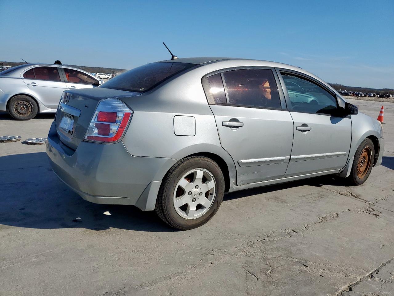 2010 Nissan Sentra - Image 3