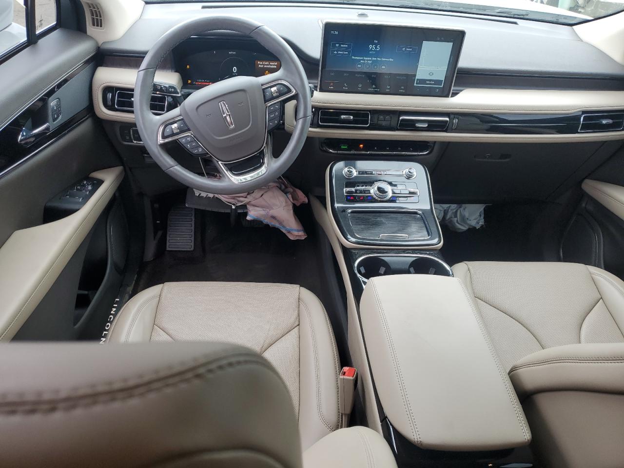 2022 Lincoln Nautilus - Image 8