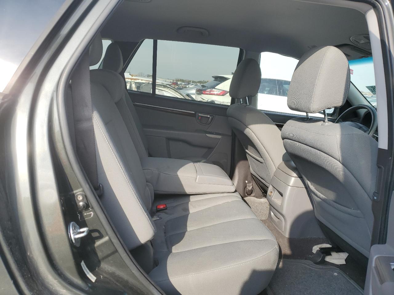 2010 Hyundai Santa Fe - Image 10
