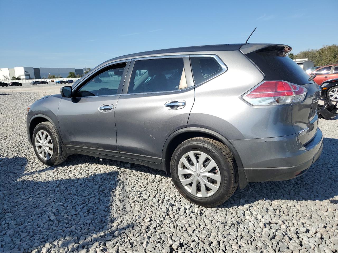 2015 Nissan Rogue - Image 2