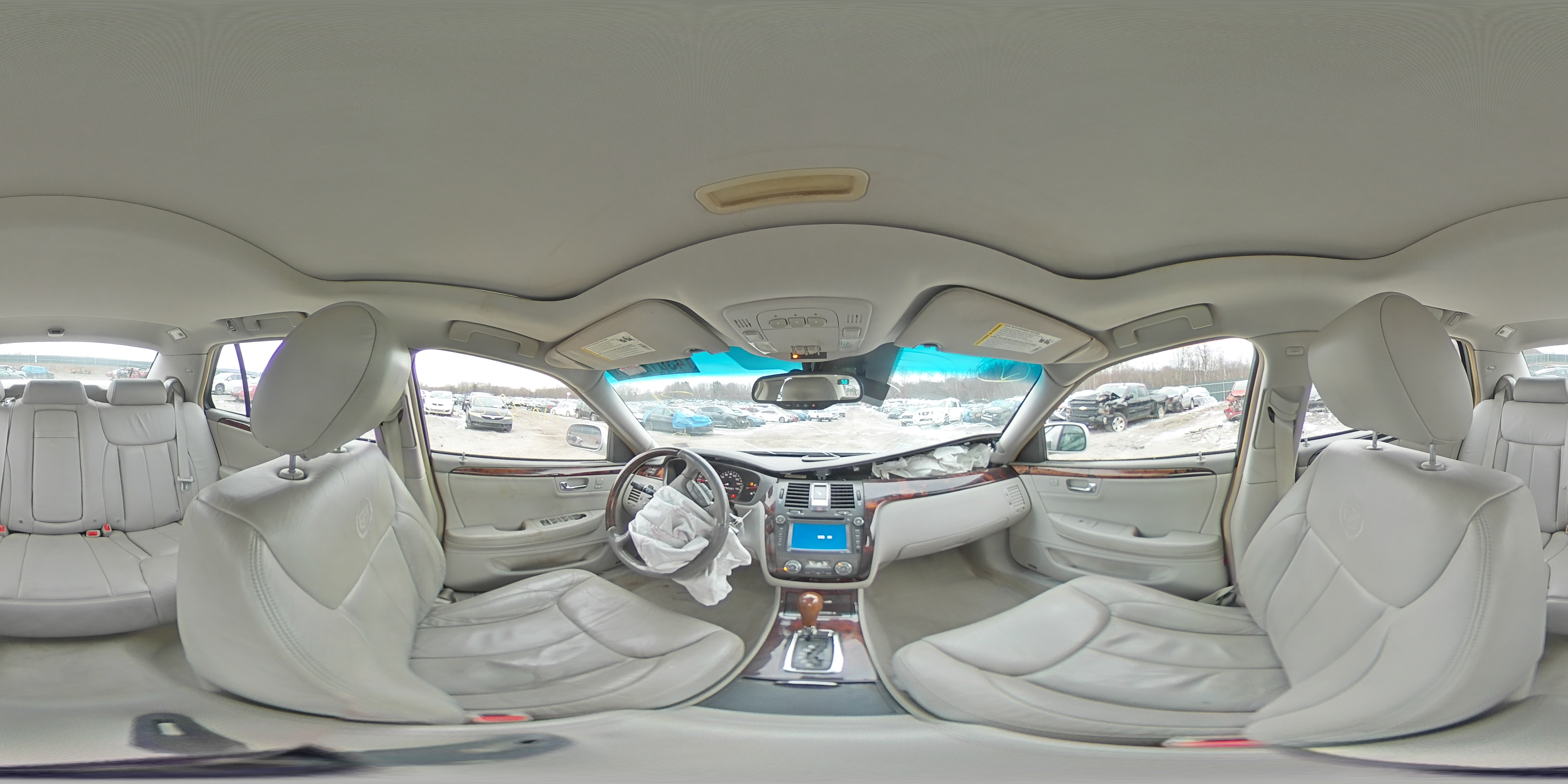 2011 Cadillac DTS - Image 13