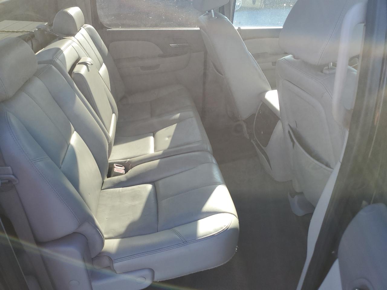 2007 Chevrolet Silverado - Image 11