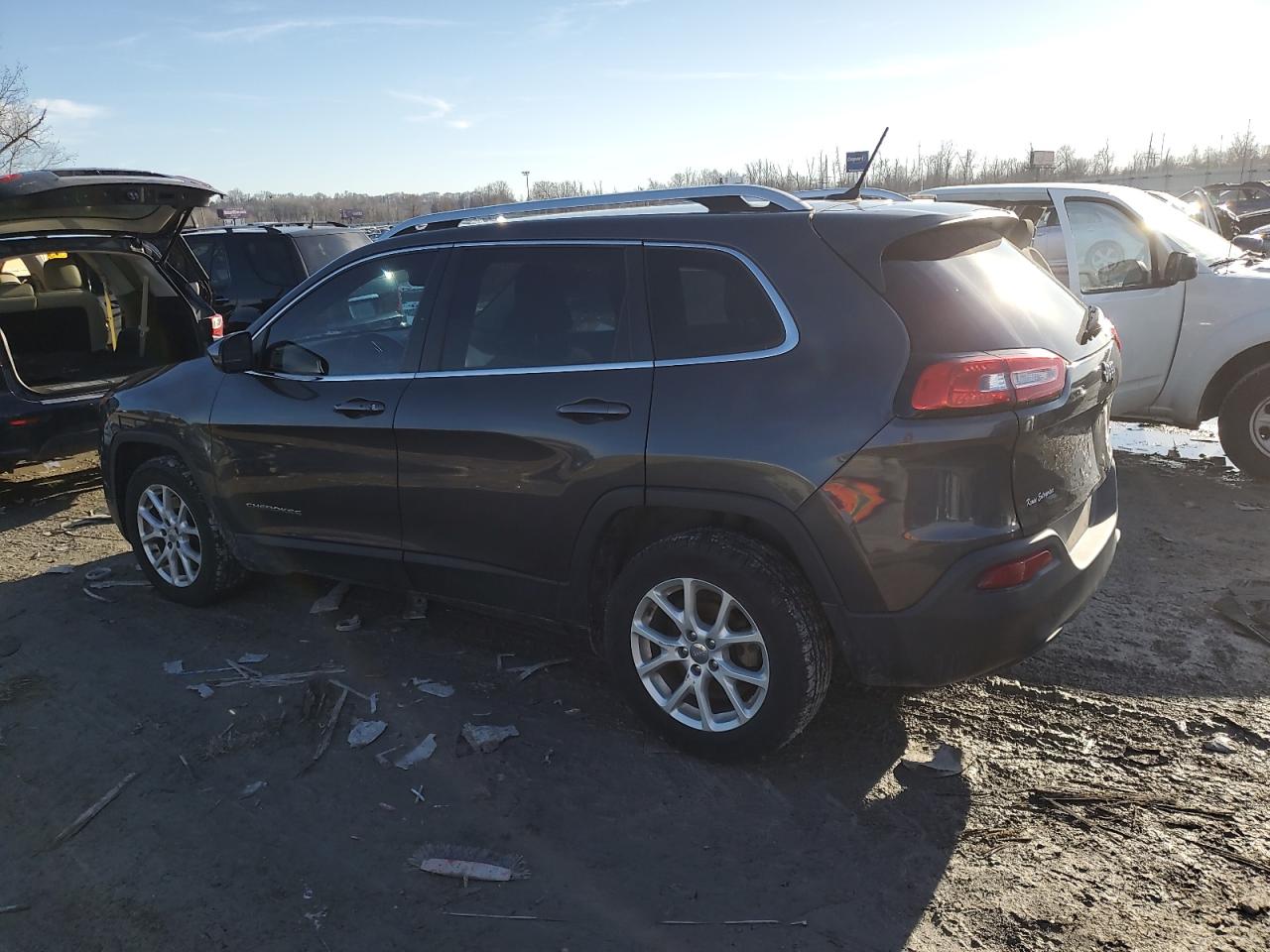 2015 Jeep Grand Cherokee - Image 2