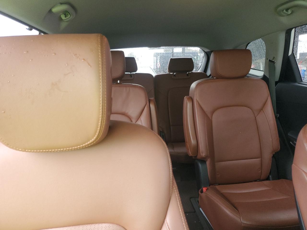 2014 Hyundai Santa Fe - Image 10