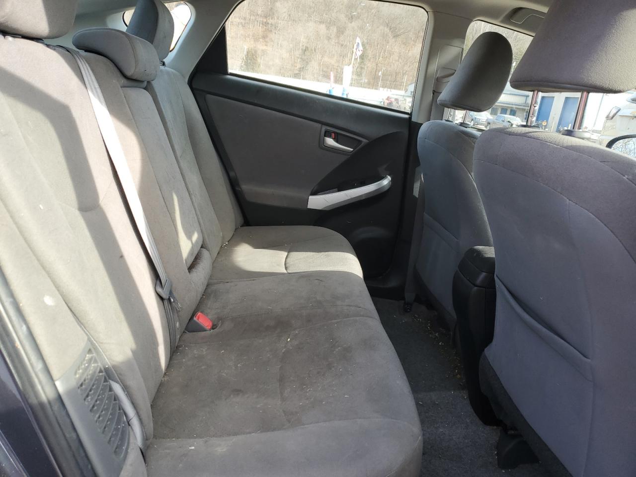 2015 Toyota Prius - Image 10