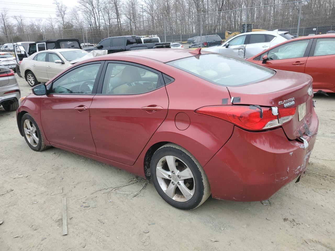 2013 Hyundai Elantra - Image 2