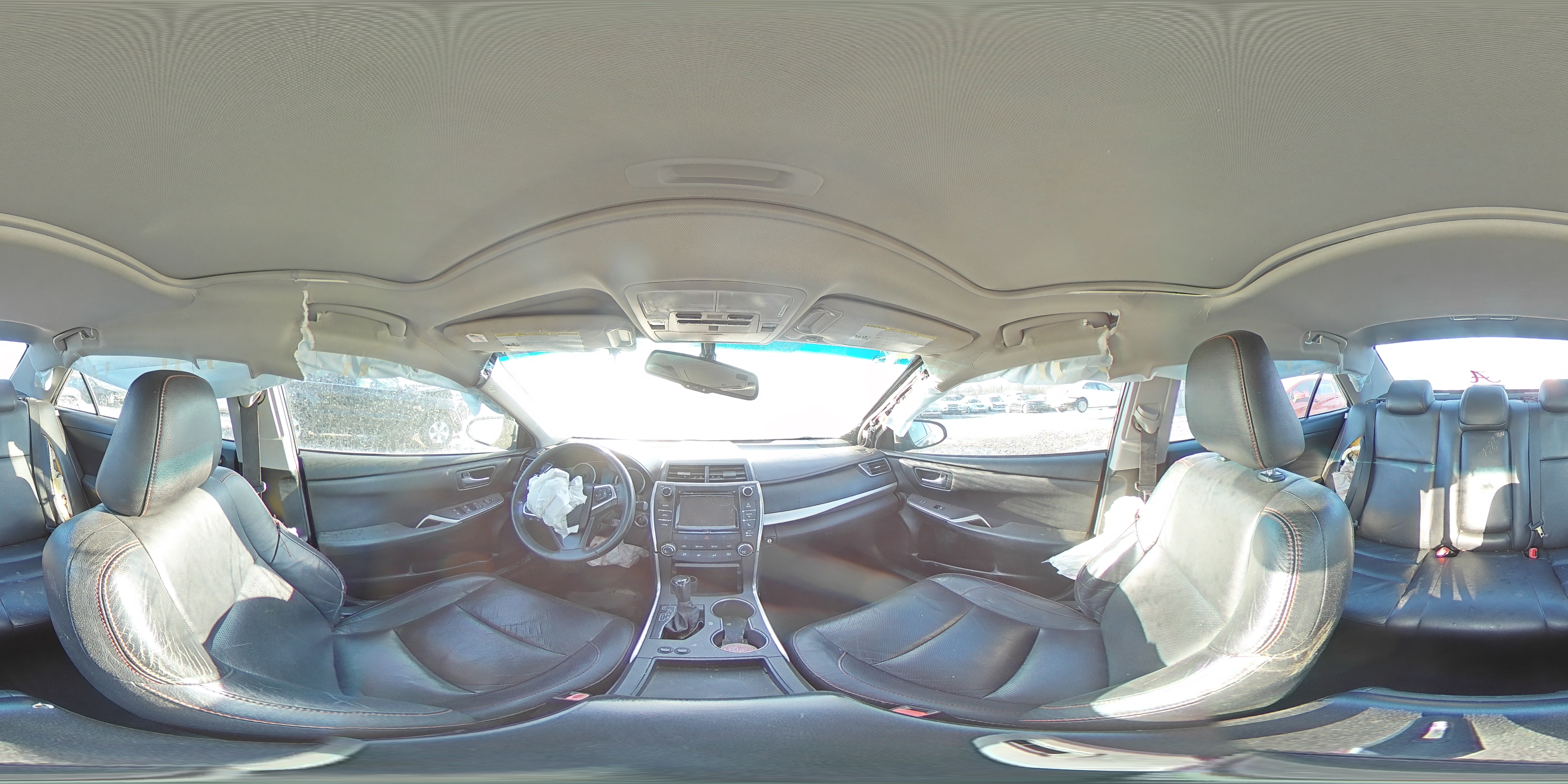2015 Toyota Camry - Image 14