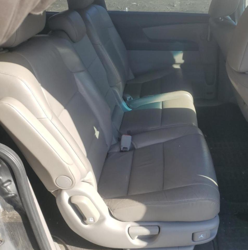 2012 Honda Odyssey - Image 11