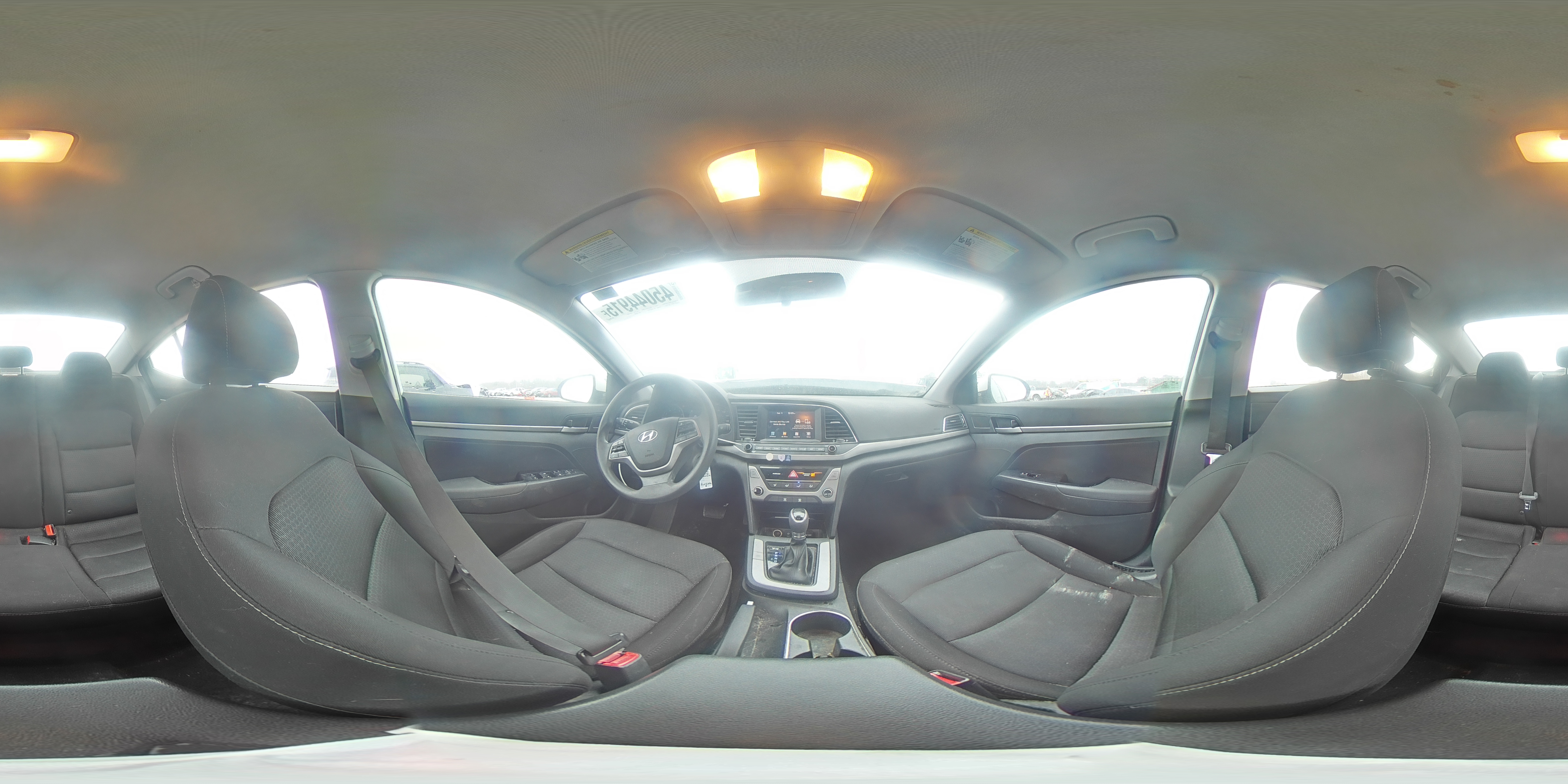 2018 Hyundai Elantra - Image 12