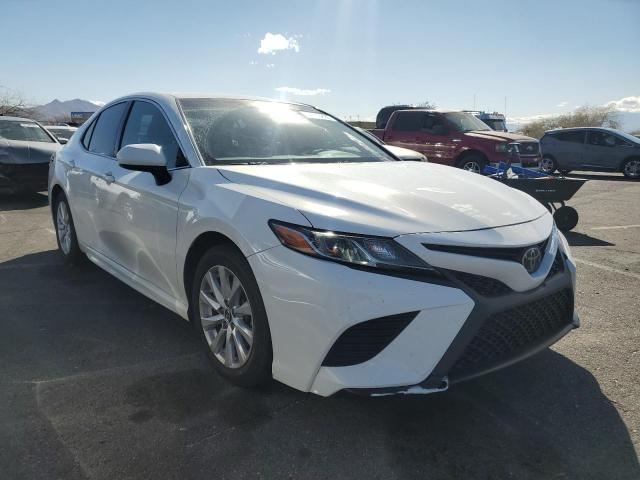  TOYOTA CAMRY 2018 Белы