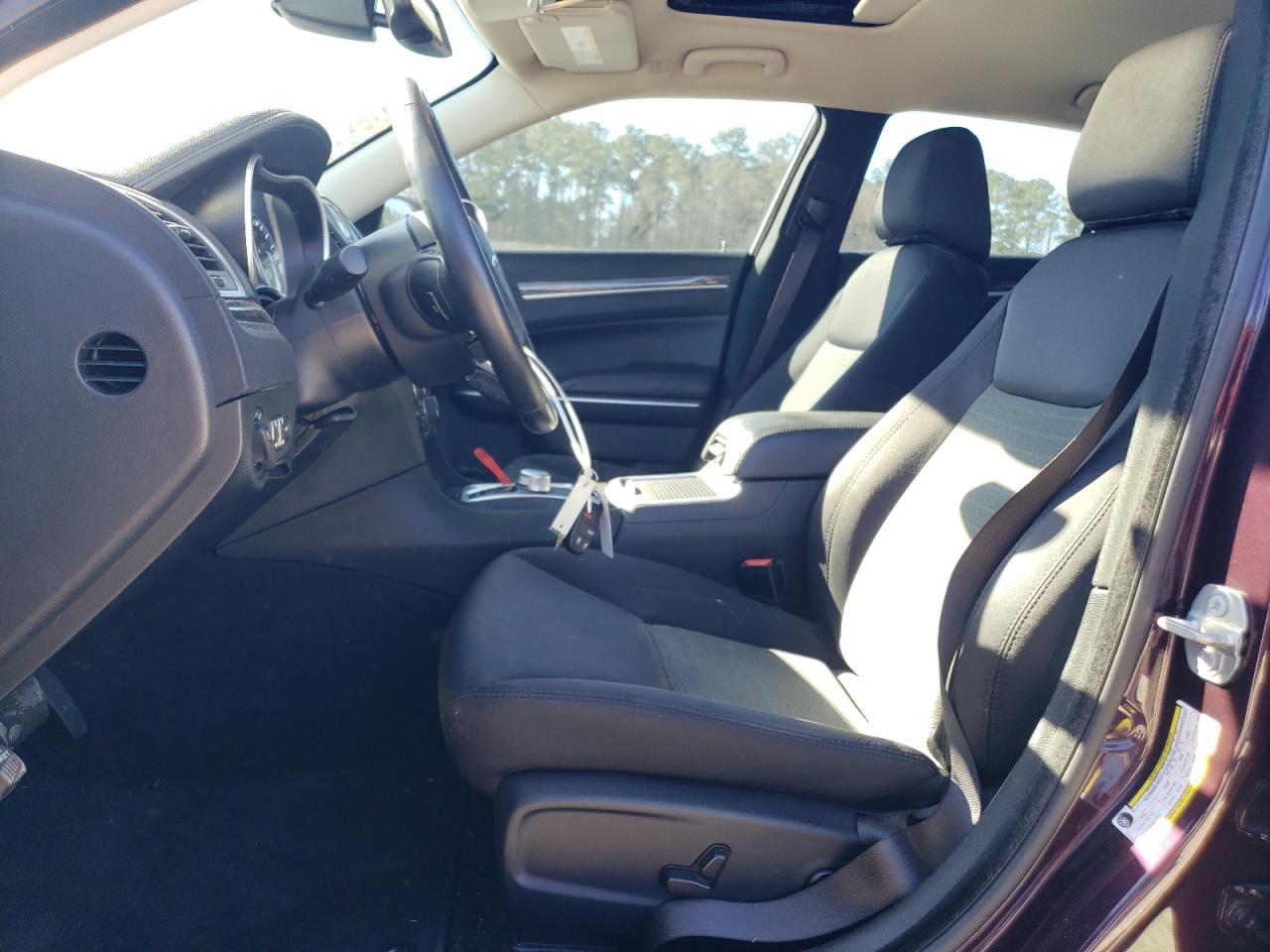 2021 Chrysler 300 - Image 7