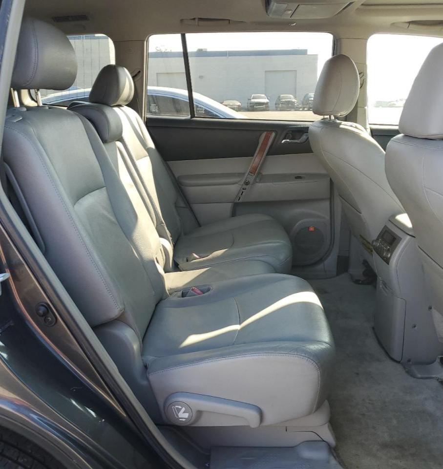 2008 Toyota Highlander - Image 11