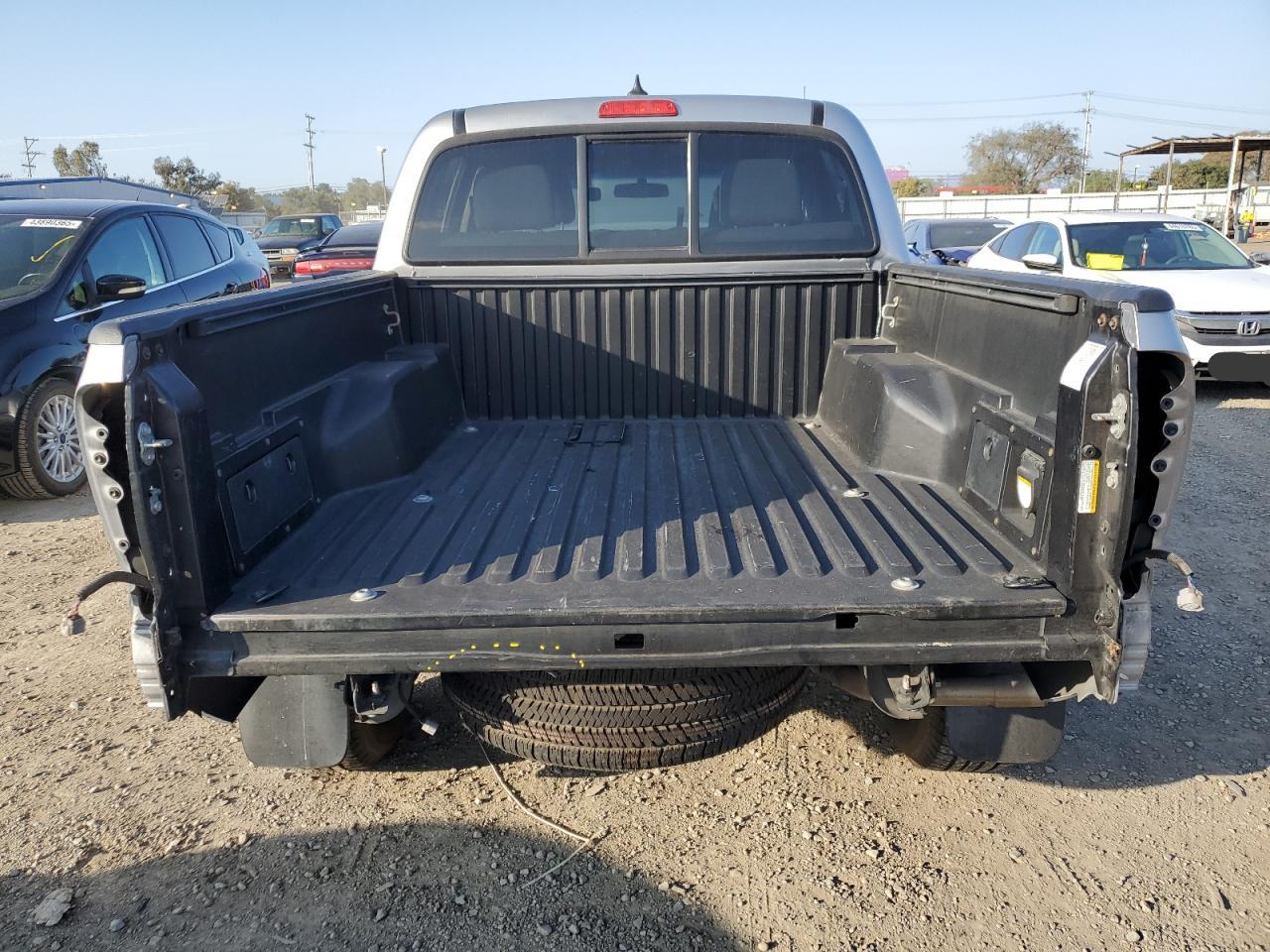 2015 Toyota Tacoma - Image 6