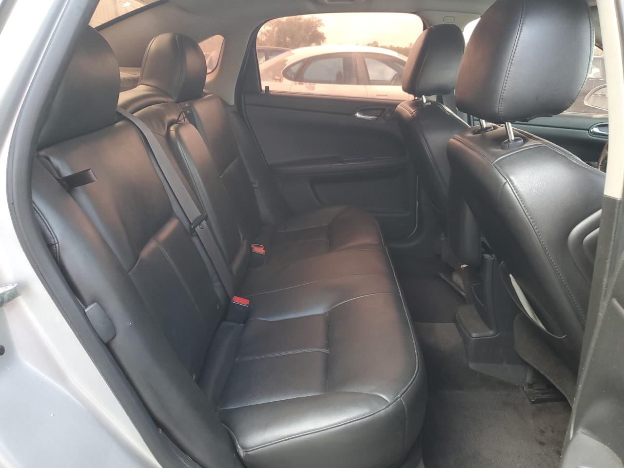 2014 Chevrolet Impala - Image 10