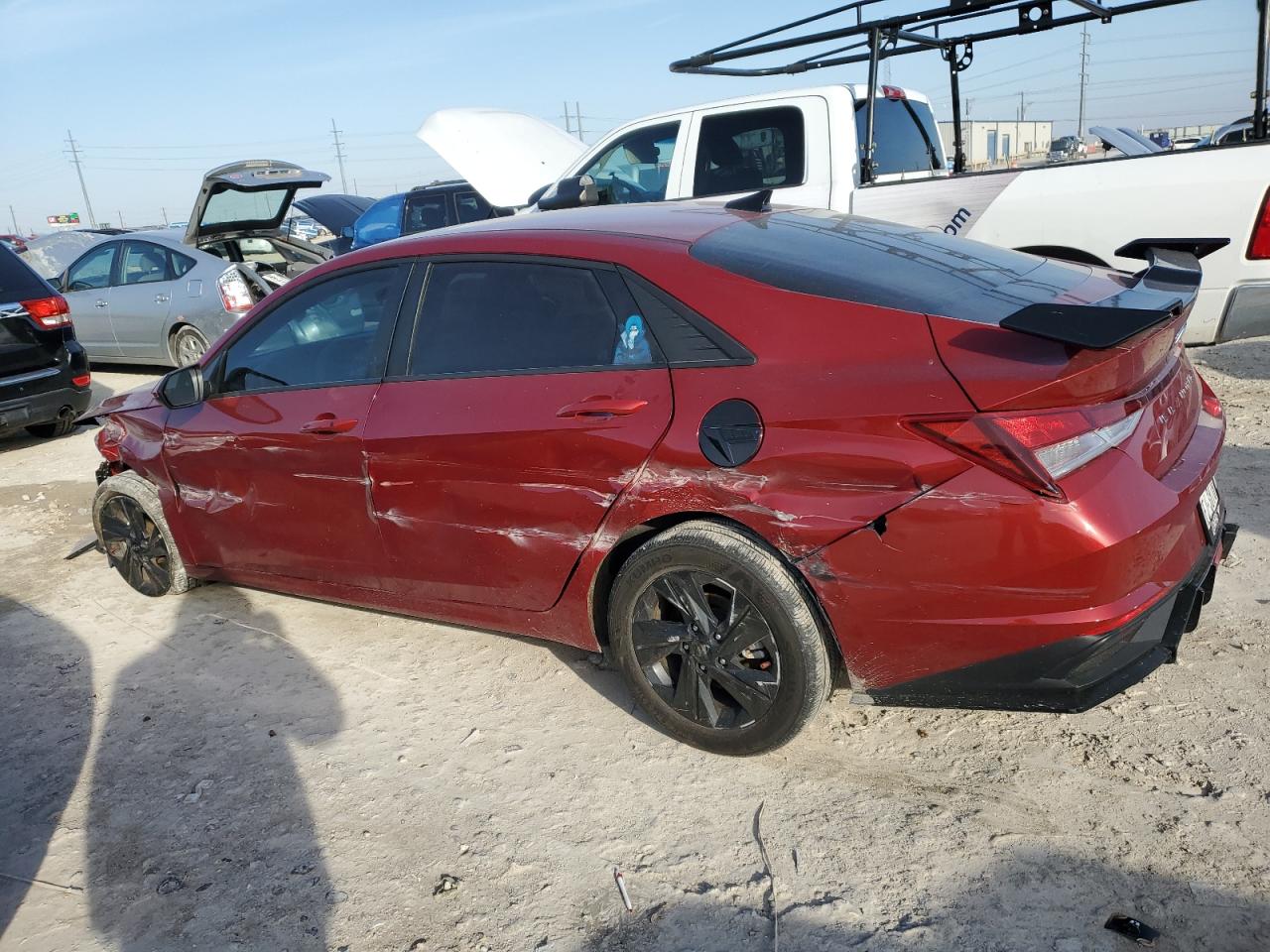 2023 Hyundai Elantra - Image 2