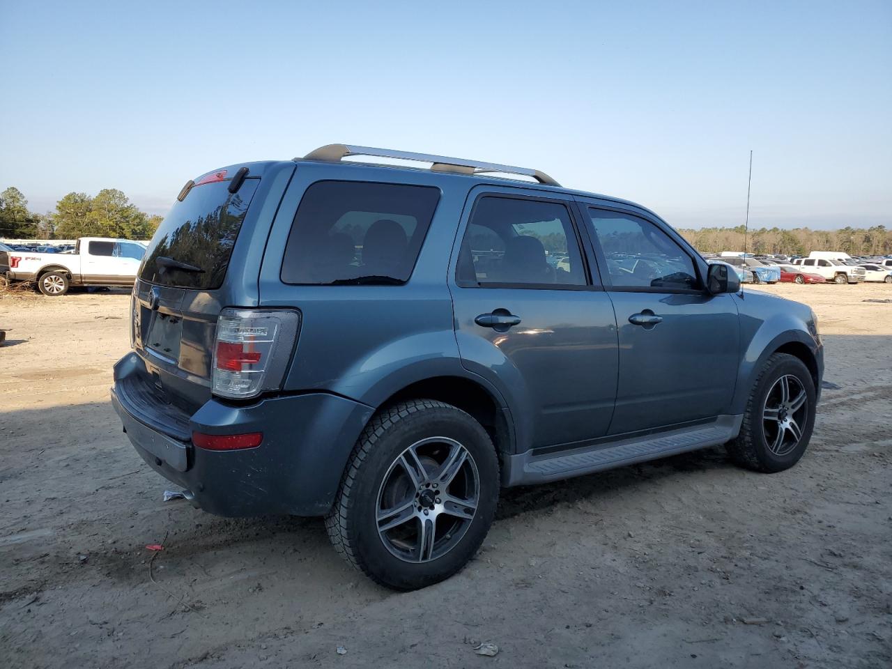 2010 Mercury Mariner - Image 3