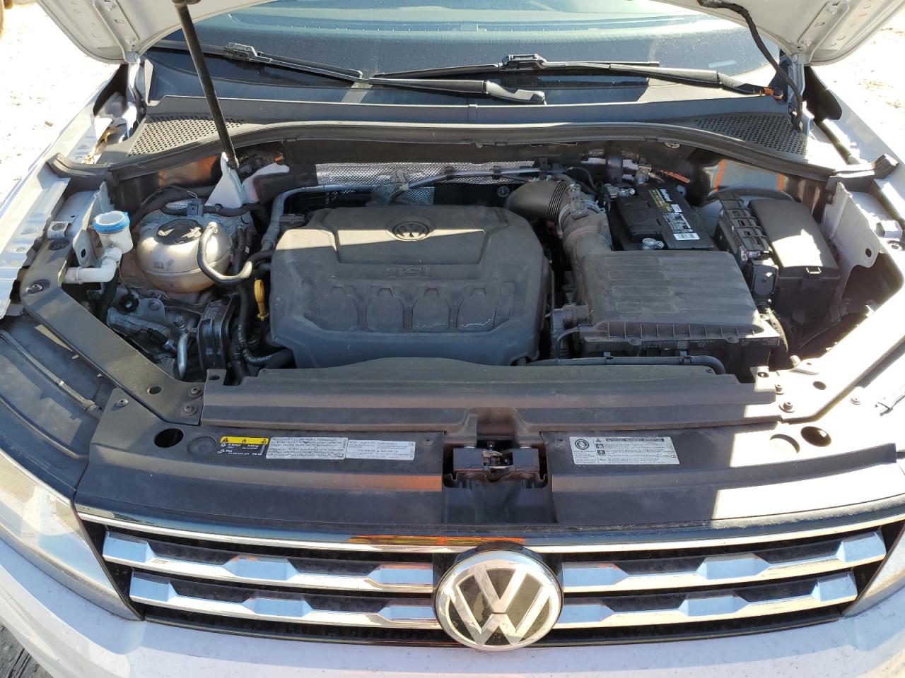 2018 Volkswagen Tiguan - Image 11