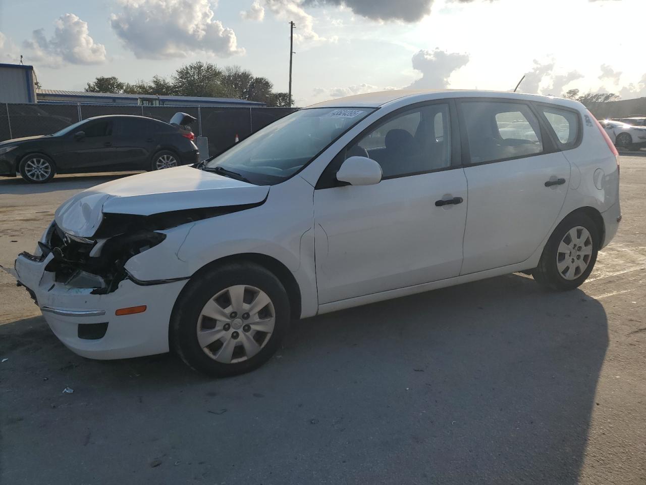 2010 Hyundai Elantra - Image 1