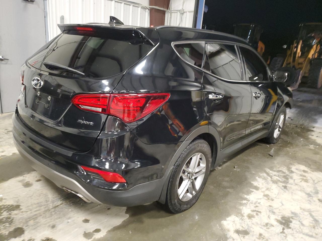 2018 Hyundai Santa Fe - Image 3