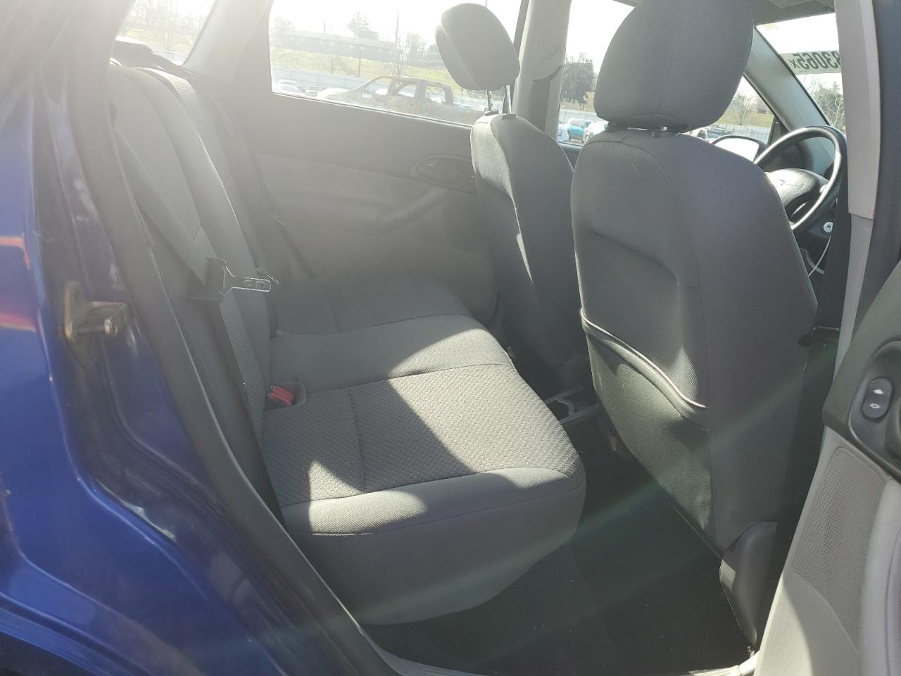 2005 Ford Focus - Image 10