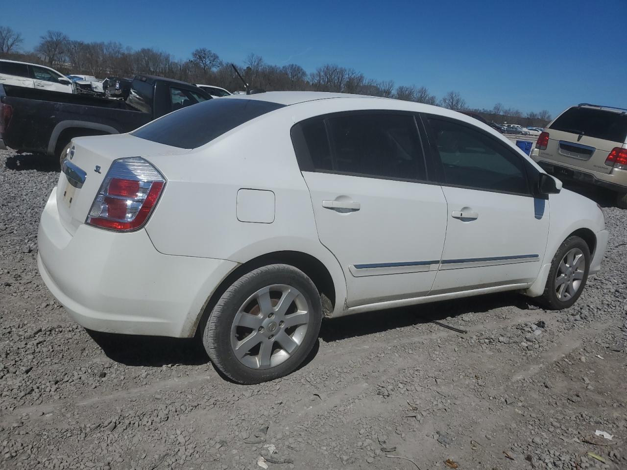 2010 Nissan Sentra - Image 3