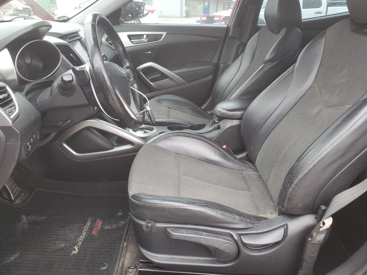 2013 Hyundai Veloster - Image 7