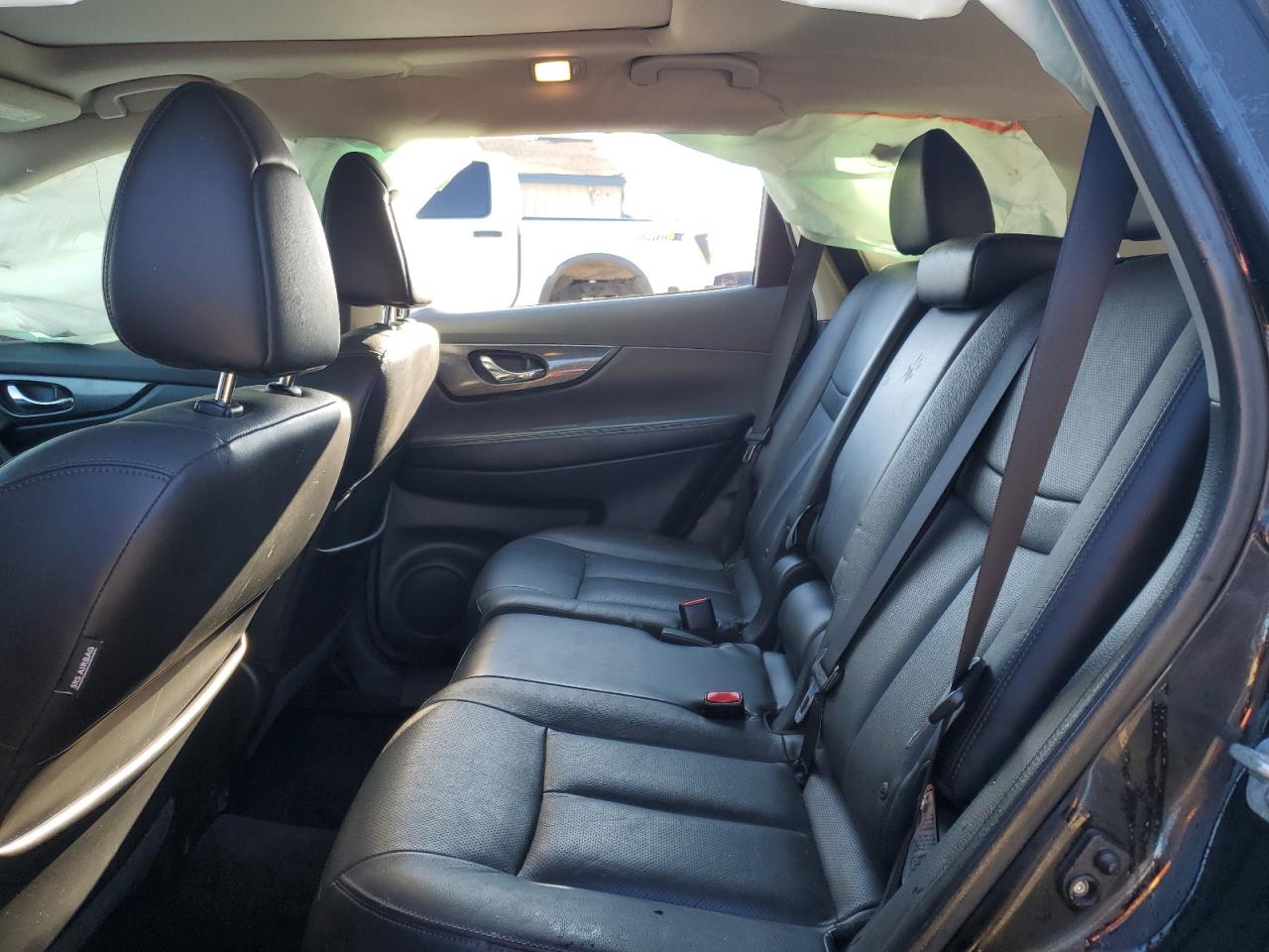 2015 Nissan Rogue - Image 11