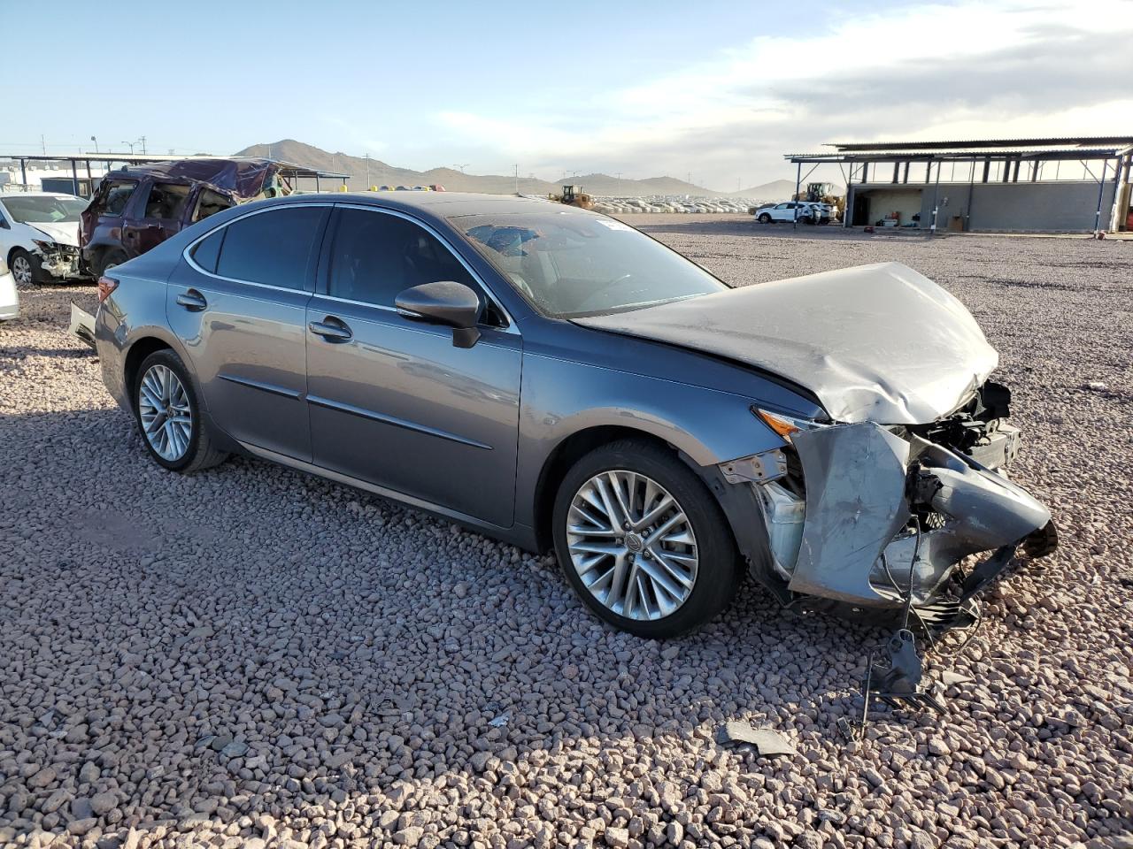 2016 Lexus ES - Image 4