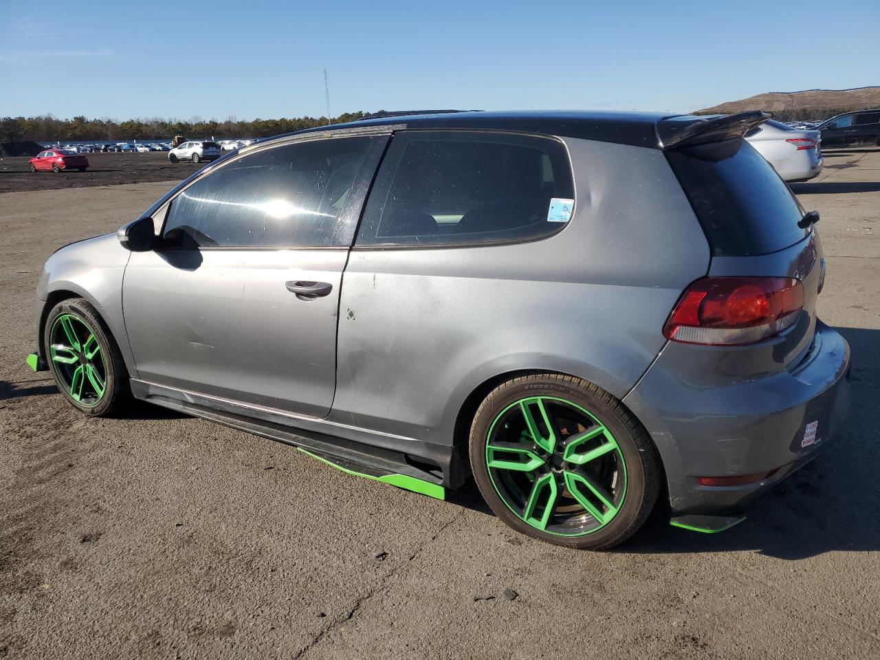 2010 Volkswagen Golf - Image 2