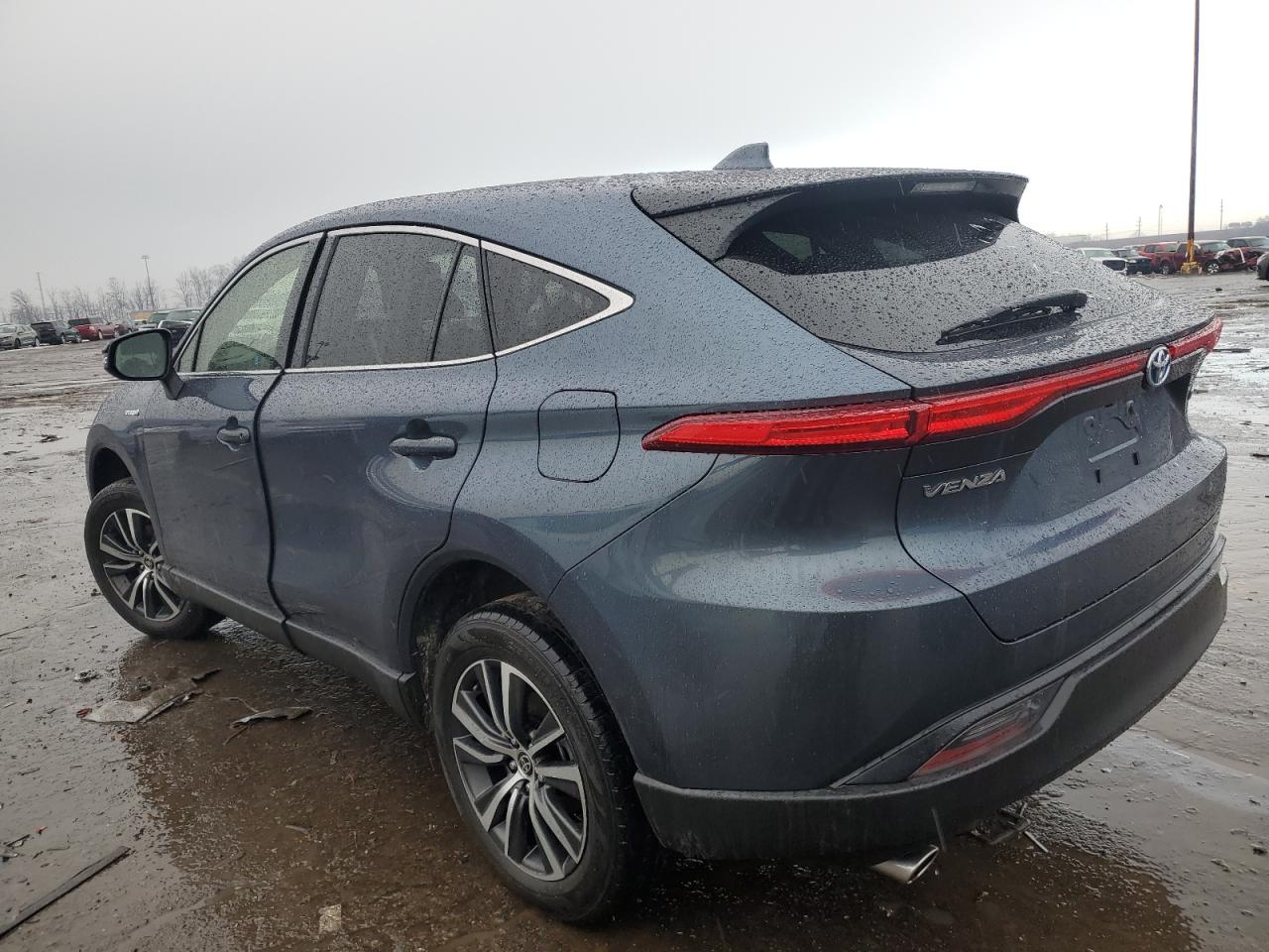 2021 Toyota Venza - Image 2