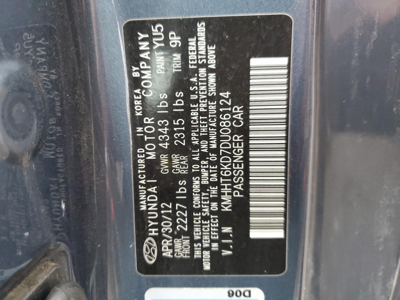 2013 Hyundai Genesis - Image 12