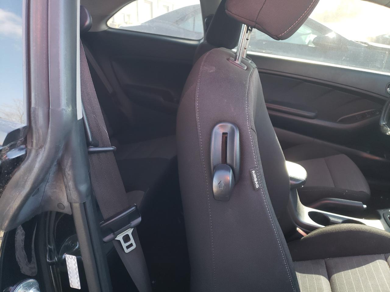 2016 Kia Forte - Image 10
