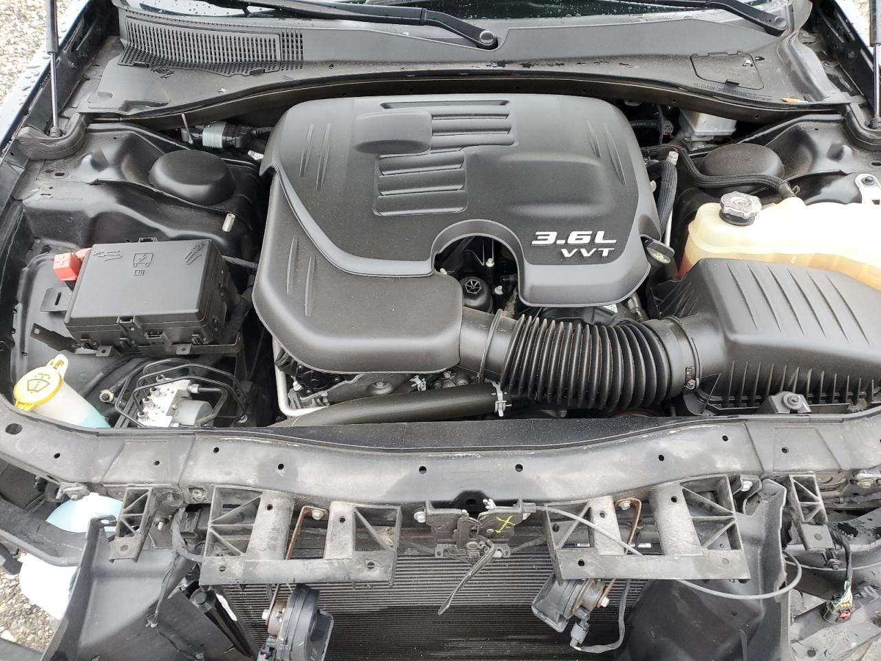 2020 Chrysler 300 - Image 11