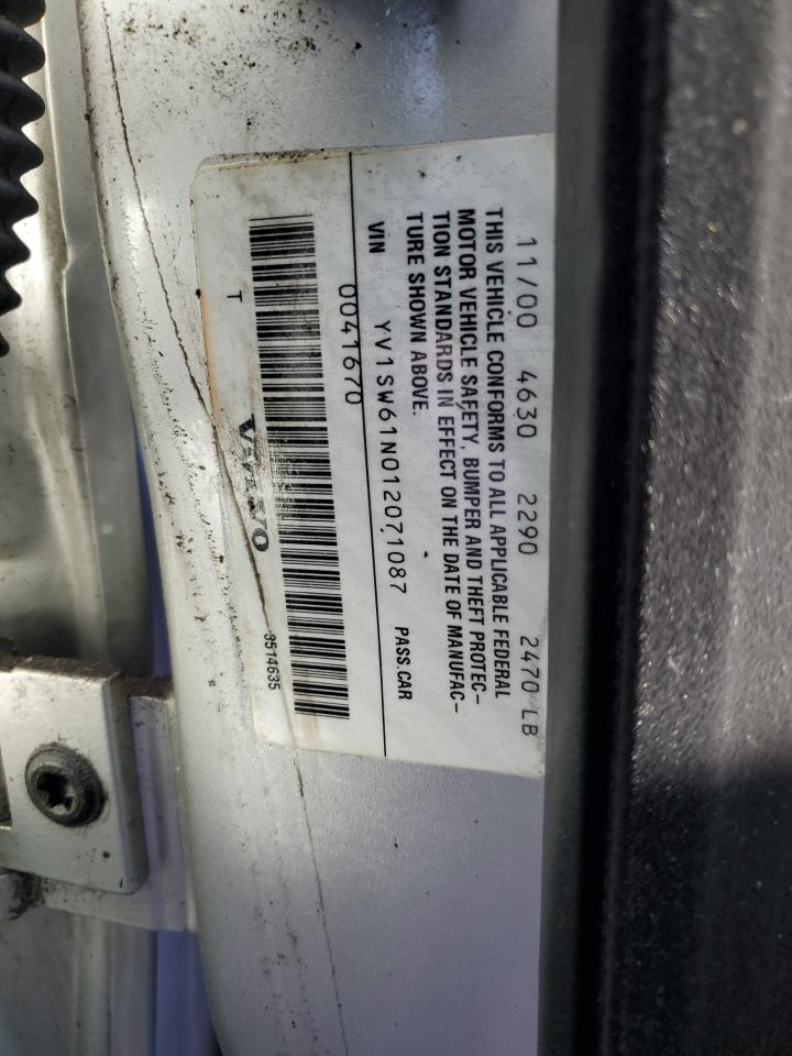 2001 Volvo V70 - Image 12