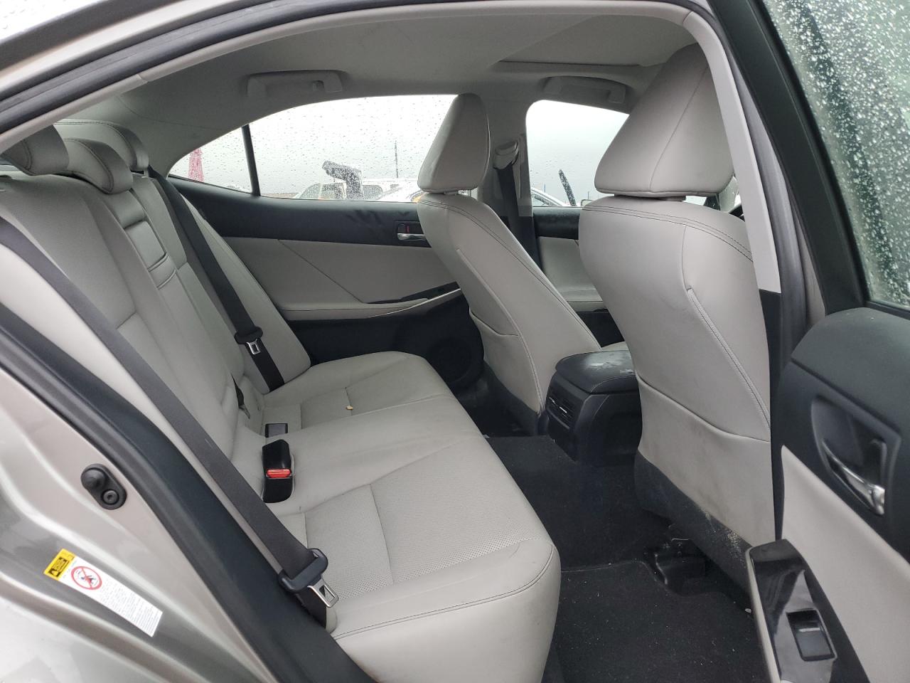 2015 Lexus IS - Image 10