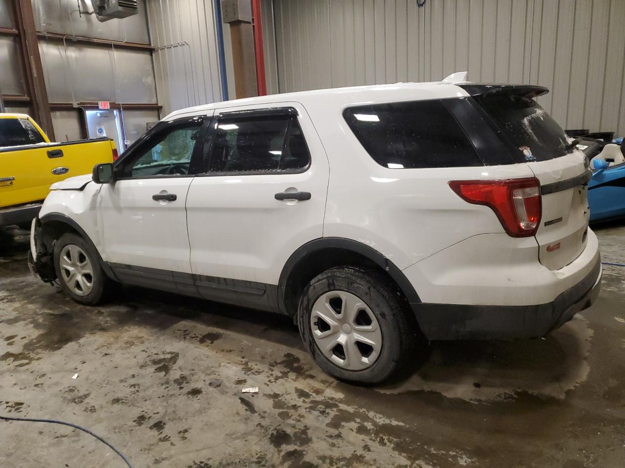 2016 Ford Explorer - Image 2