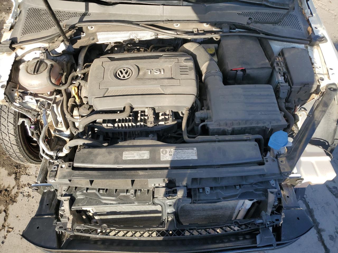 2016 Volkswagen GTI - Image 11