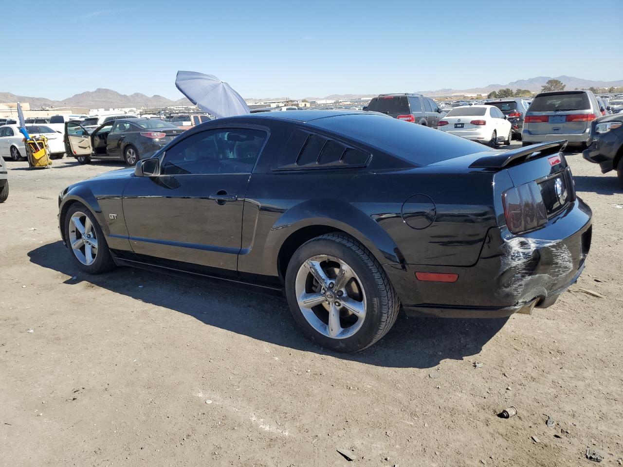 2008 Ford Mustang - Image 2