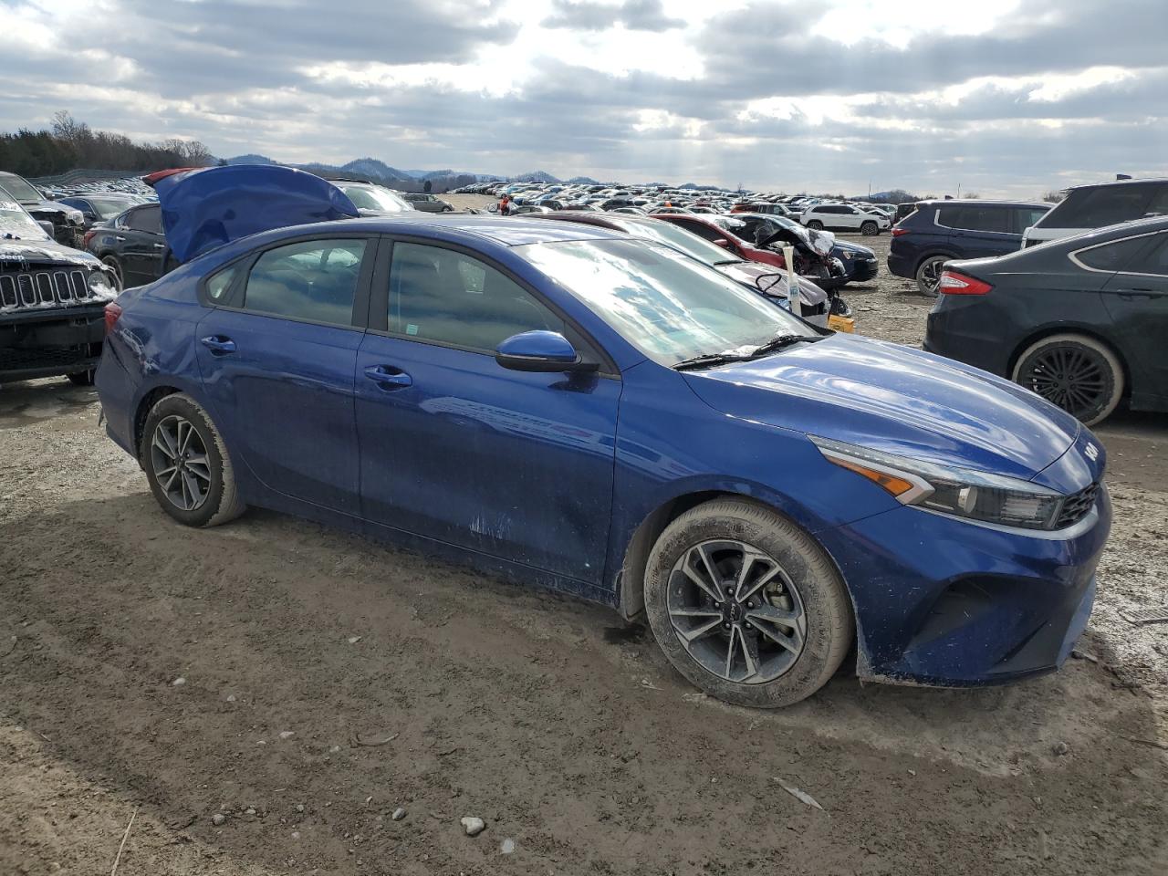2022 Kia Forte - Image 4