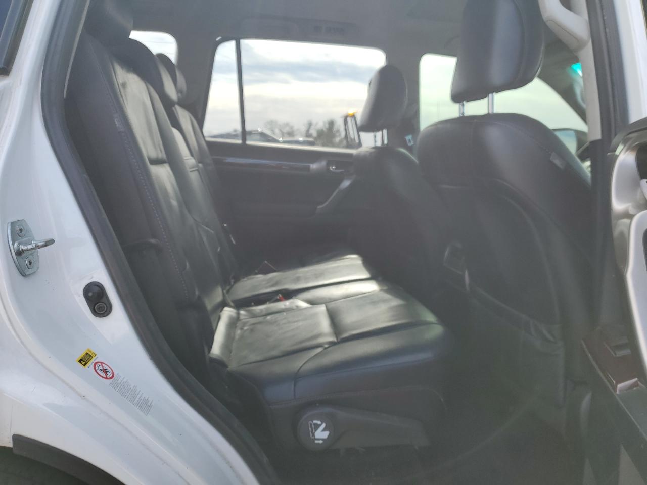 2014 Lexus GX - Image 11