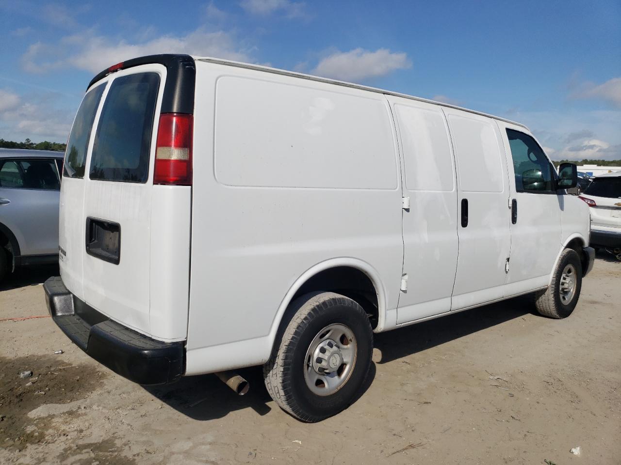 2008 Chevrolet Express - Image 3