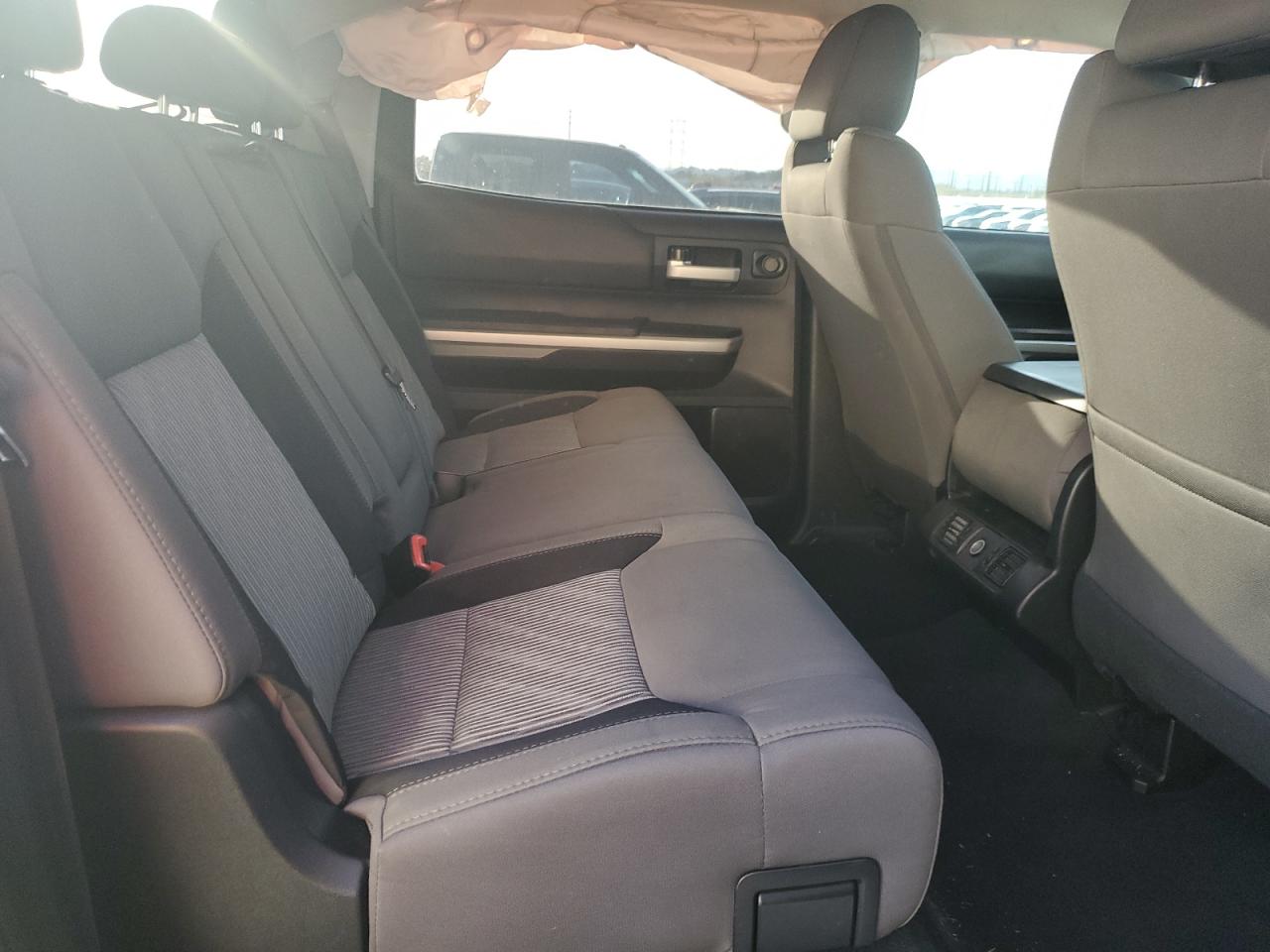 2014 Toyota Tundra - Image 10