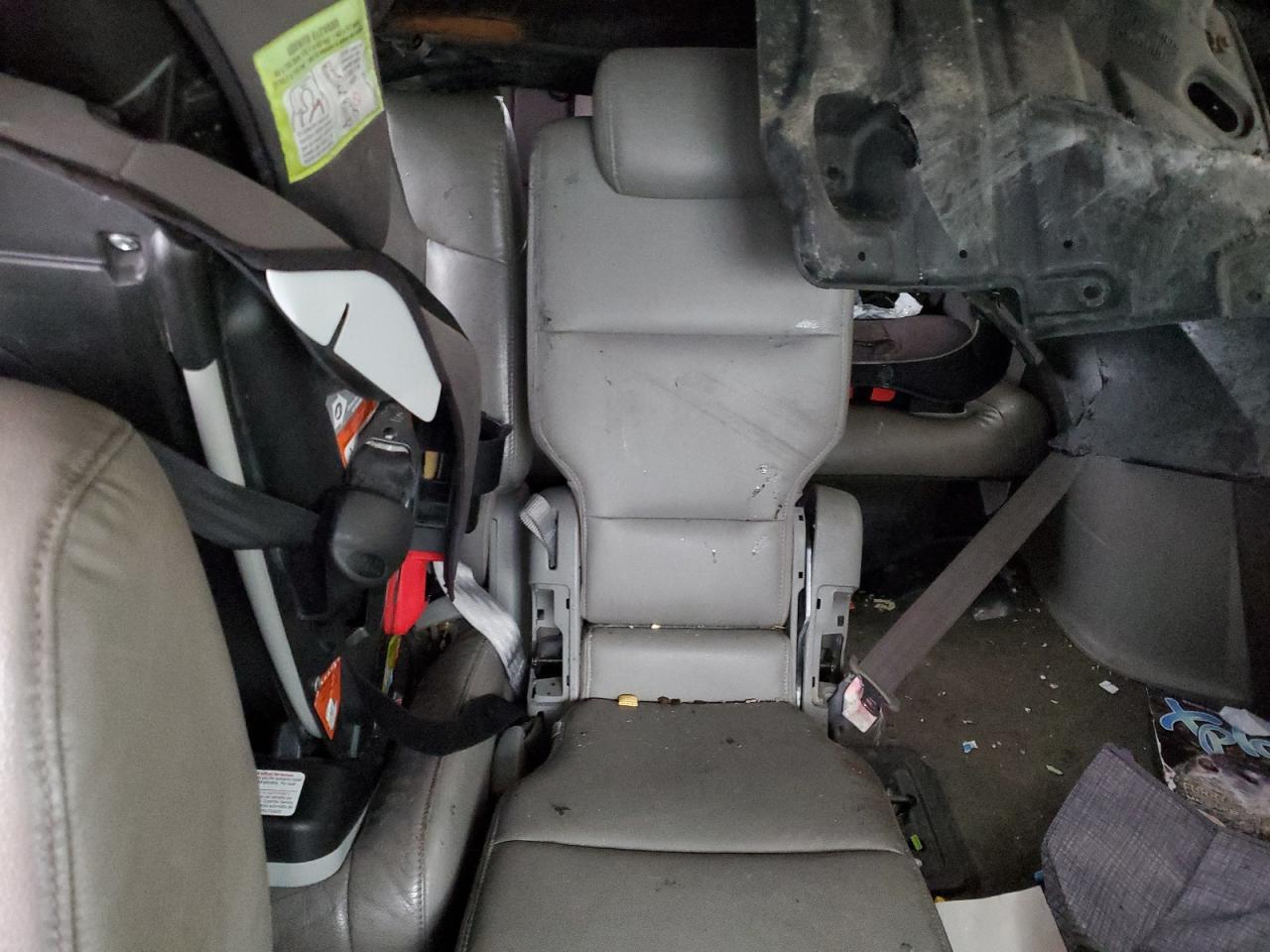 2012 Honda Odyssey - Image 12