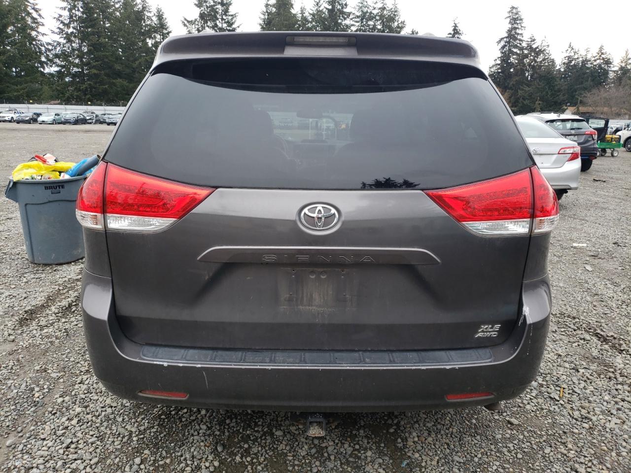 2012 Toyota Sienna - Image 6